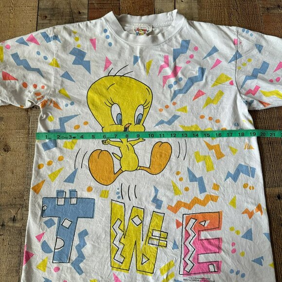 Vintage 1994 Looney Tunes Tweety Graphic T-Shirt All-Over Print Short Sleeve - Picture 8 of 12